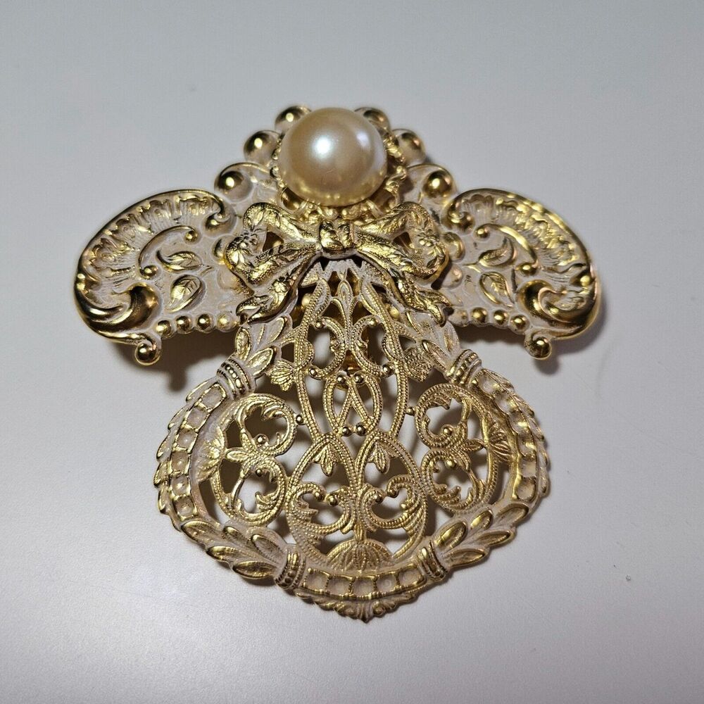 Jane gold tone angle brooch
